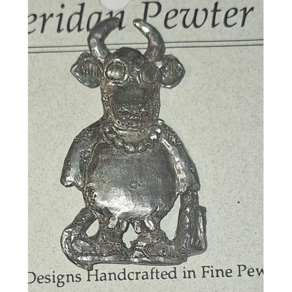 Sheridan Pewter Handcrafted Cow Pin Sunglasses Briefcase Whimsical Brooch